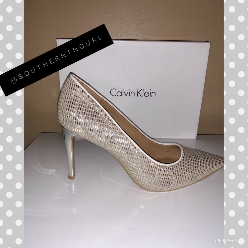 NWT CALVIN KLEIN ”Ronna” Metalic Woven Raffia Pumps/ Heels - Picture 9 of 9